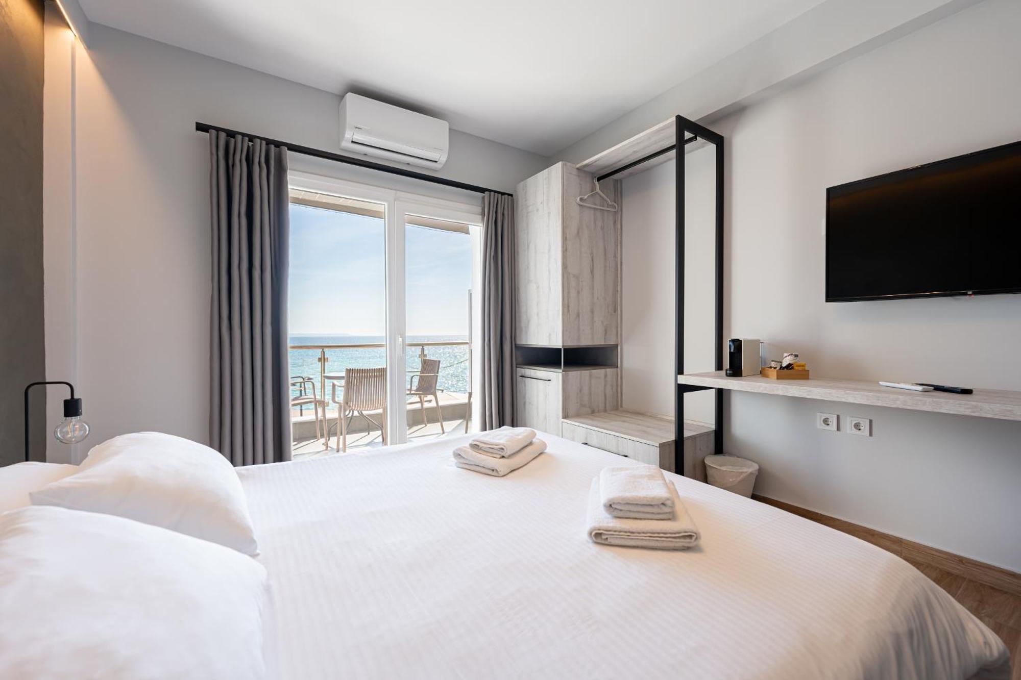 Centralviewsuites Nea Moudania Exterior photo
